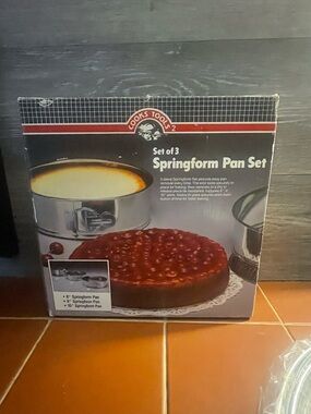Cooks Tools Vintage Set of 3 Springform Pans - Silver
